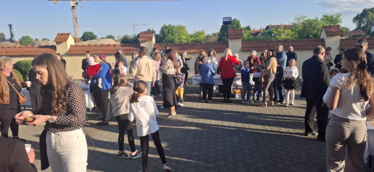 Župa Presvetog Trojstva proslavila Majčin dan (1) Župa Presvetog Trojstva proslavila Majčin dan (1)