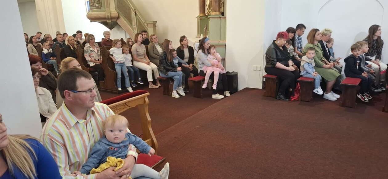 Župa Presvetog Trojstva proslavila Majčin dan (4) Župa Presvetog Trojstva proslavila Majčin dan (10)