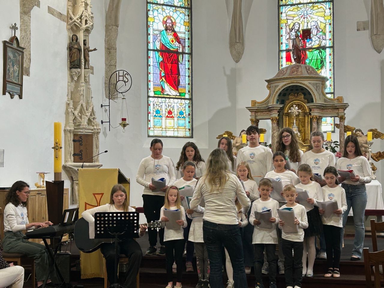 Župa Presvetog Trojstva proslavila Majčin dan (10)