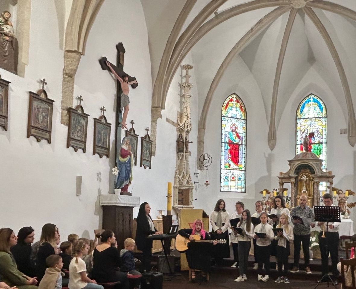 Župa Presvetog Trojstva proslavila Majčin dan (7)