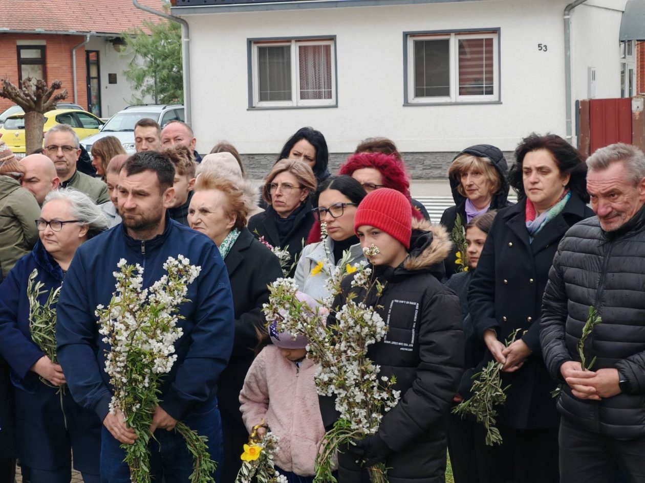 Župa Sveti Juraj u Trnju Cvjetnica (19) Župa Sveti Juraj u Trnju Cvjetnica (19)