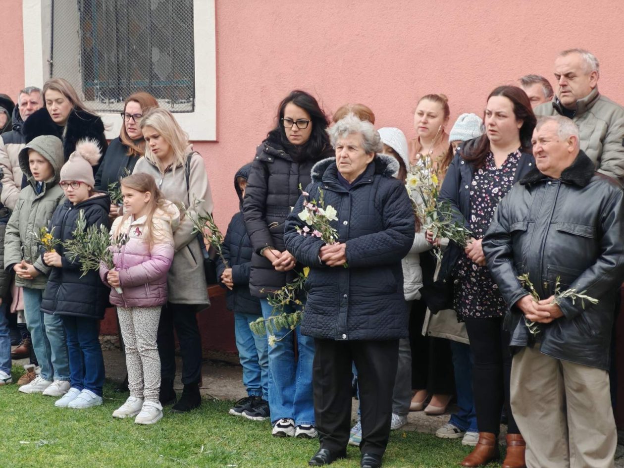 Župa Sveti Juraj u Trnju Cvjetnica (22) Župa Sveti Juraj u Trnju Cvjetnica (22)