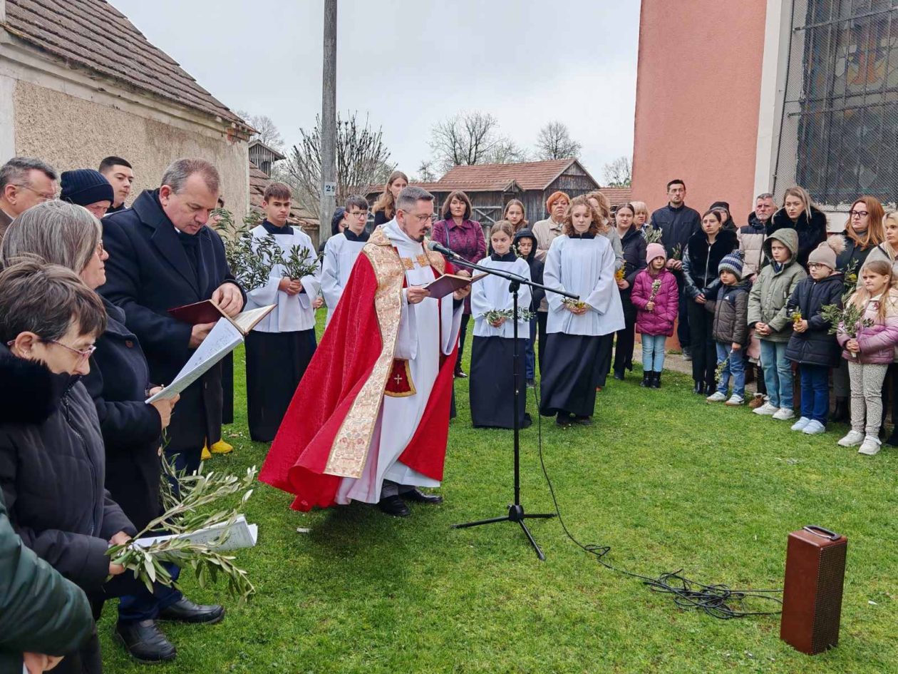 Župa Sveti Juraj u Trnju Cvjetnica (25) Župa Sveti Juraj u Trnju Cvjetnica (25)