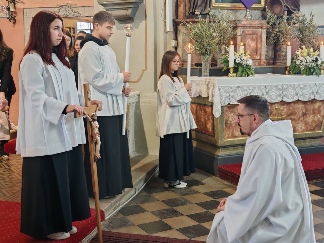 Župa Sveti Juraj u Trnju veliki petak (14) Župa Sveti Juraj u Trnju veliki petak (14)