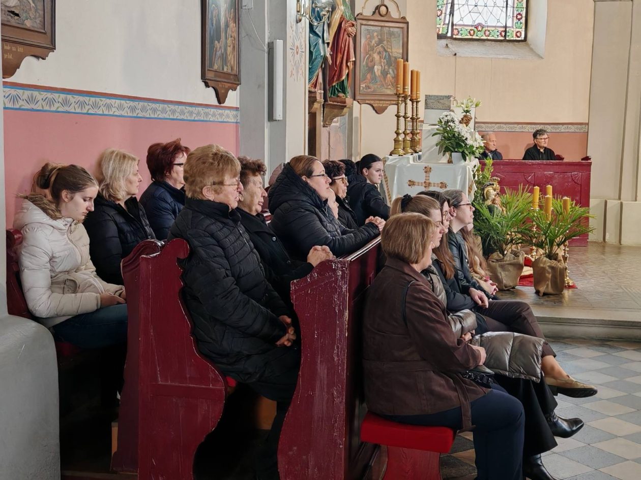Župa Sveti Juraj u Trnju veliki petak (17) Župa Sveti Juraj u Trnju veliki petak (17)