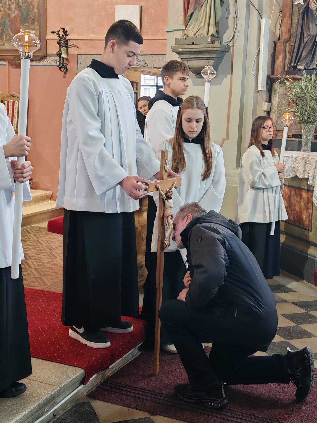 Župa Sveti Juraj u Trnju veliki petak (18) Župa Sveti Juraj u Trnju veliki petak (18)