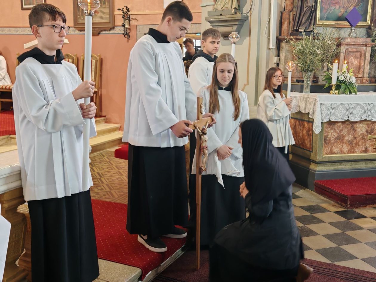 Župa Sveti Juraj u Trnju veliki petak (21) Župa Sveti Juraj u Trnju veliki petak (21)