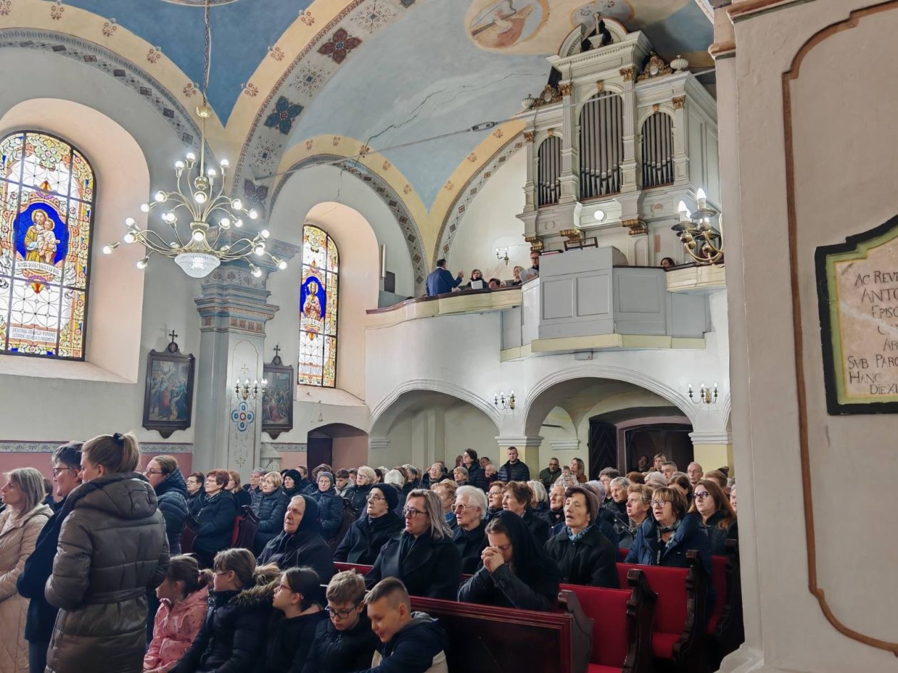 Župa Sveti Juraj u Trnju veliki petak (23) Župa Sveti Juraj u Trnju veliki petak (23)