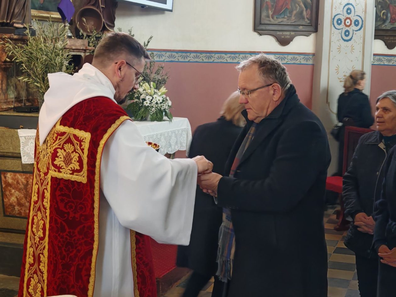Župa Sveti Juraj u Trnju veliki petak (27) Župa Sveti Juraj u Trnju veliki petak (27)