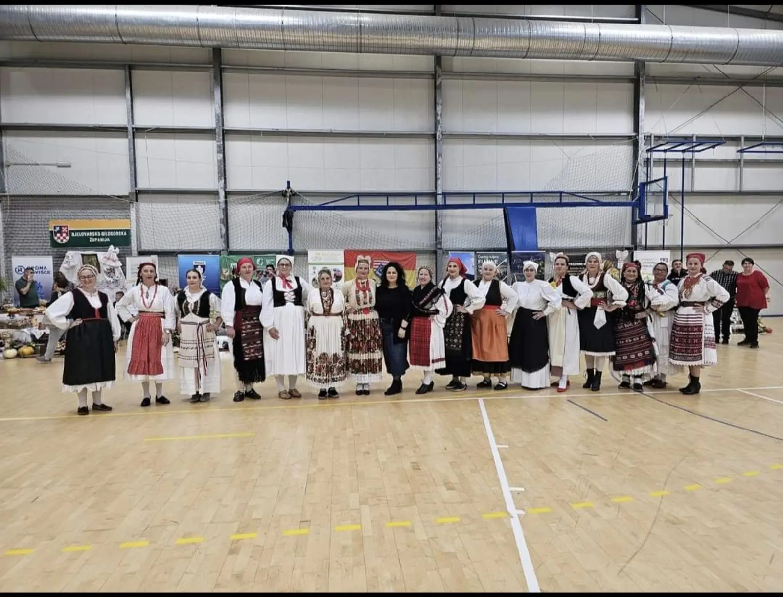 Župan Posavec čestitao Ivani Golenko na osvojenoj tituli druge pratilje na izboru za najuzorniju hrvatsku seosku (15) Župan Posavec čestitao Ivani Golenko na osvojenoj tituli druge pratilje na izboru za najuzorniju hrvatsku seosku (15)