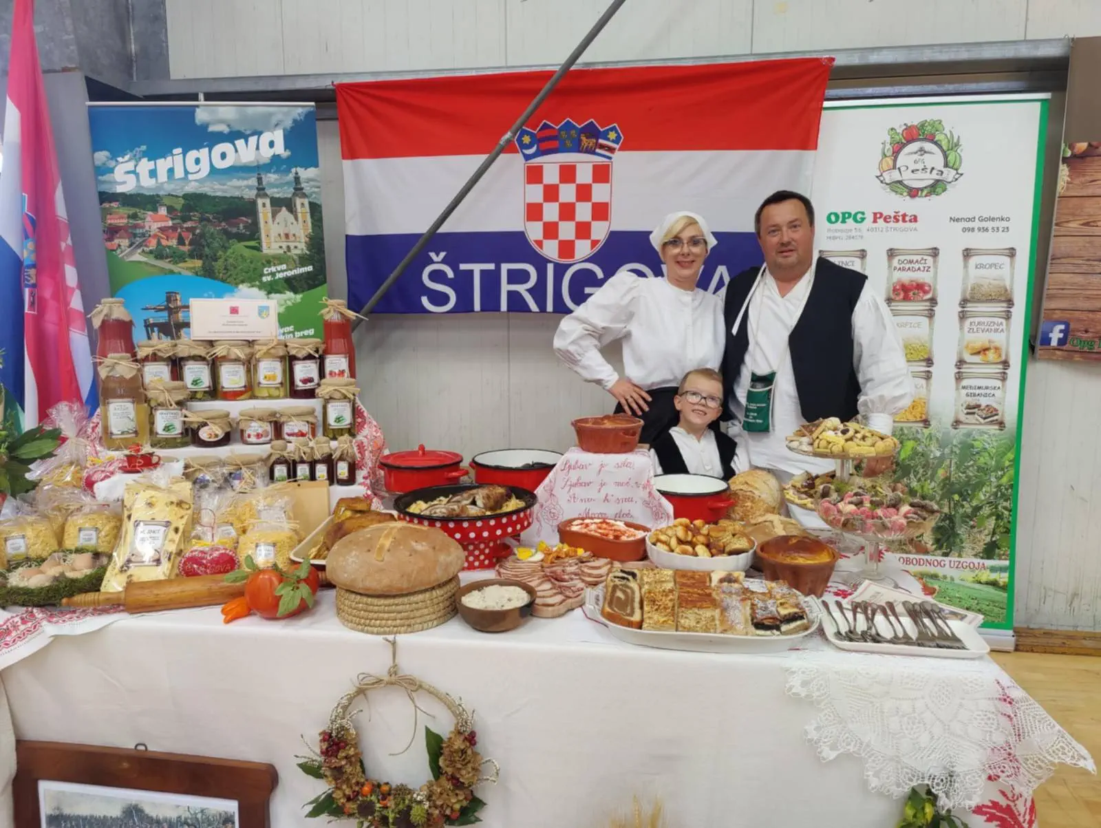 Župan Posavec čestitao Ivani Golenko na osvojenoj tituli druge pratilje na izboru za najuzorniju hrvatsku seosku (16) Župan Posavec čestitao Ivani Golenko na osvojenoj tituli druge pratilje na izboru za najuzorniju hrvatsku seosku (16)