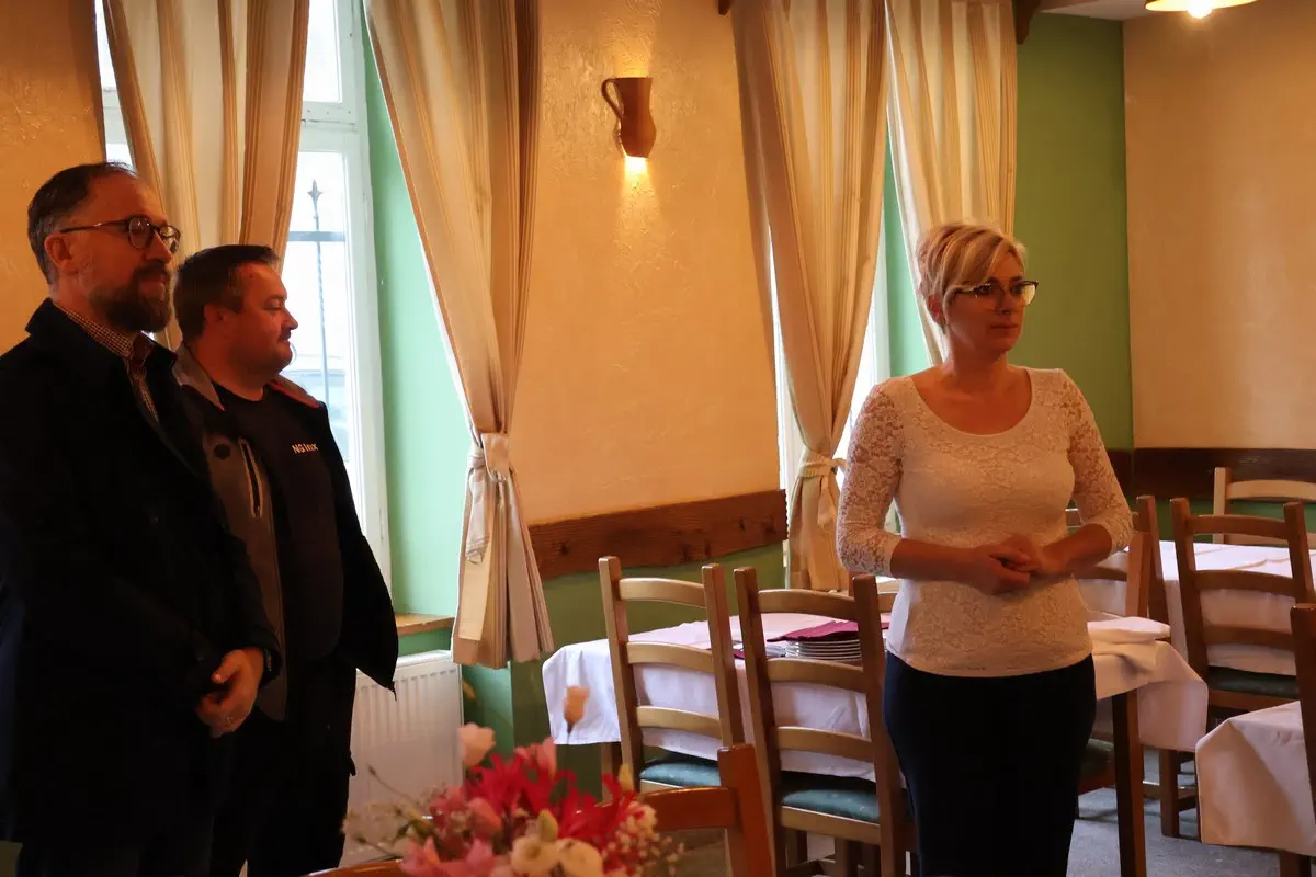 Župan Posavec čestitao Ivani Golenko na osvojenoj tituli druge pratilje na izboru za najuzorniju hrvatsku seosku (3) Župan Posavec čestitao Ivani Golenko na osvojenoj tituli druge pratilje na izboru za najuzorniju hrvatsku seosku (3)