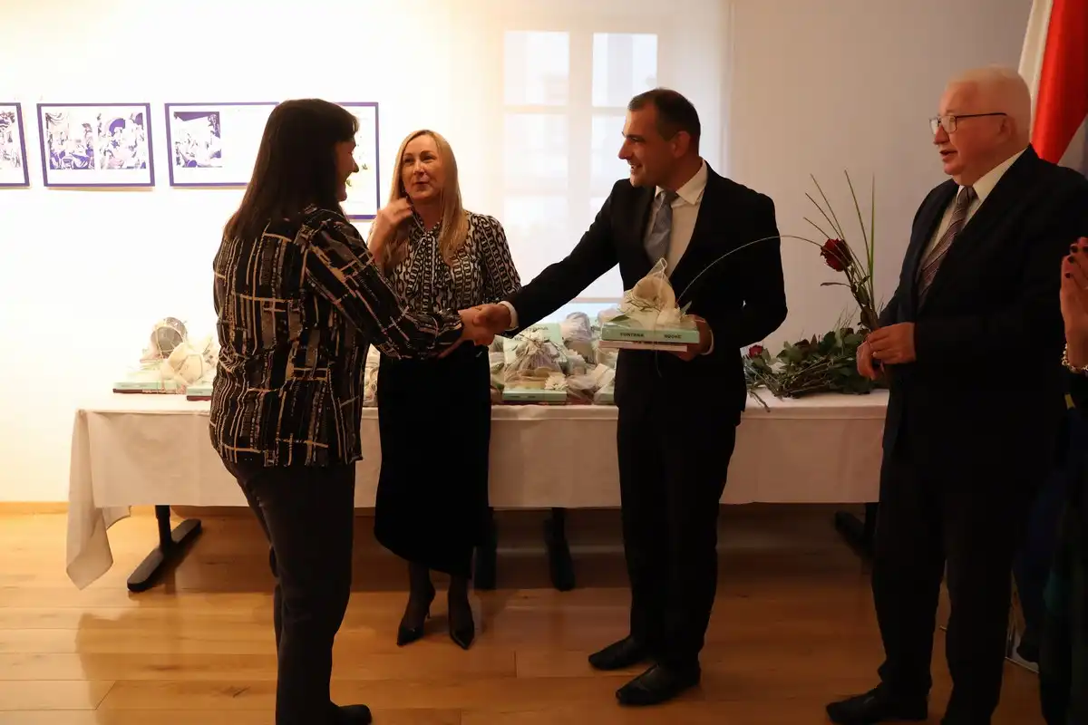 Zupan-i-gradonacelnica-priredili-svecani-prijem-za-umirovljene-djelatnike-skola-17