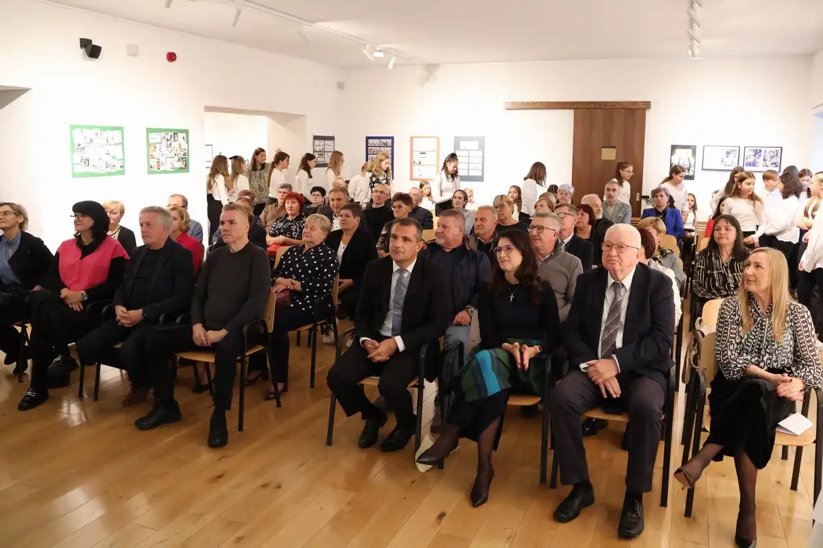 Zupan-i-gradonacelnica-priredili-svecani-prijem-za-umirovljene-djelatnike-skola-2