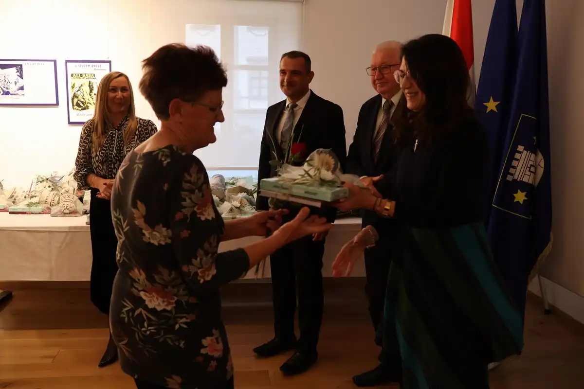 Zupan-i-gradonacelnica-priredili-svecani-prijem-za-umirovljene-djelatnike-skola-20