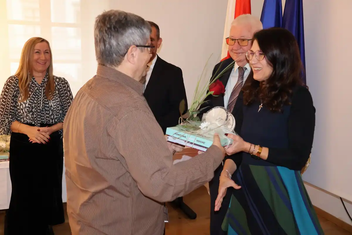 Zupan-i-gradonacelnica-priredili-svecani-prijem-za-umirovljene-djelatnike-skola-27