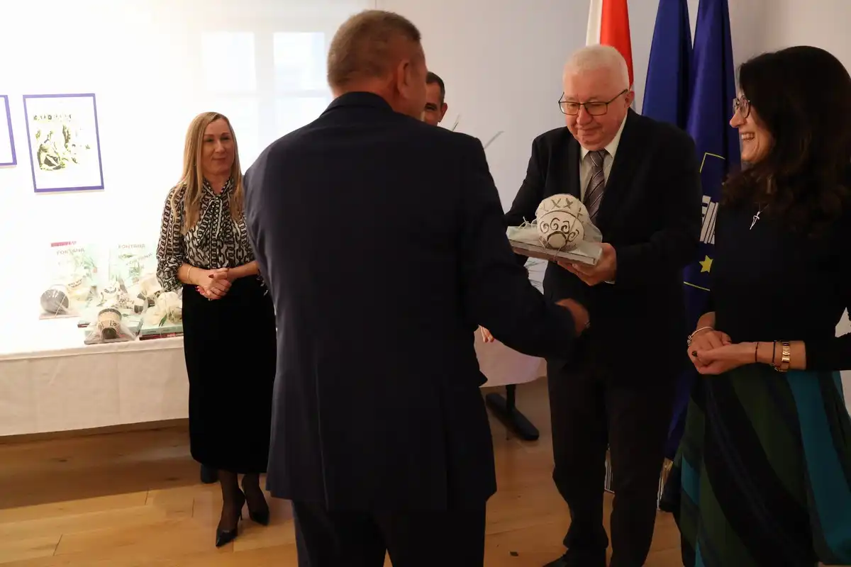 Zupan-i-gradonacelnica-priredili-svecani-prijem-za-umirovljene-djelatnike-skola-30