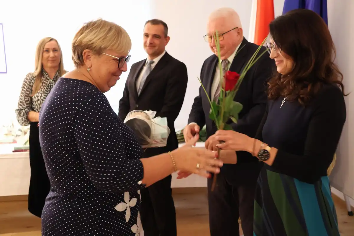 Zupan-i-gradonacelnica-priredili-svecani-prijem-za-umirovljene-djelatnike-skola-33