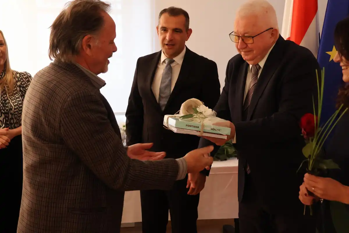 Zupan-i-gradonacelnica-priredili-svecani-prijem-za-umirovljene-djelatnike-skola-35