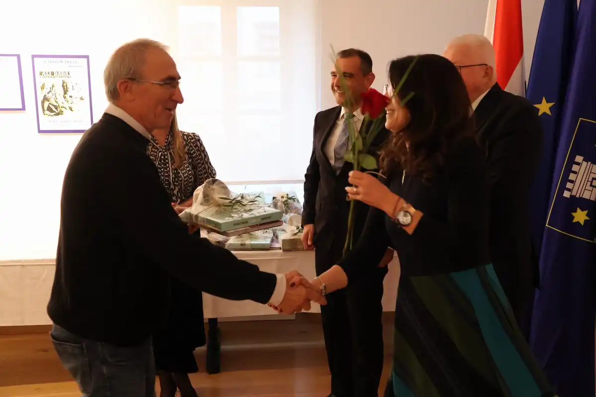 Zupan-i-gradonacelnica-priredili-svecani-prijem-za-umirovljene-djelatnike-skola-36