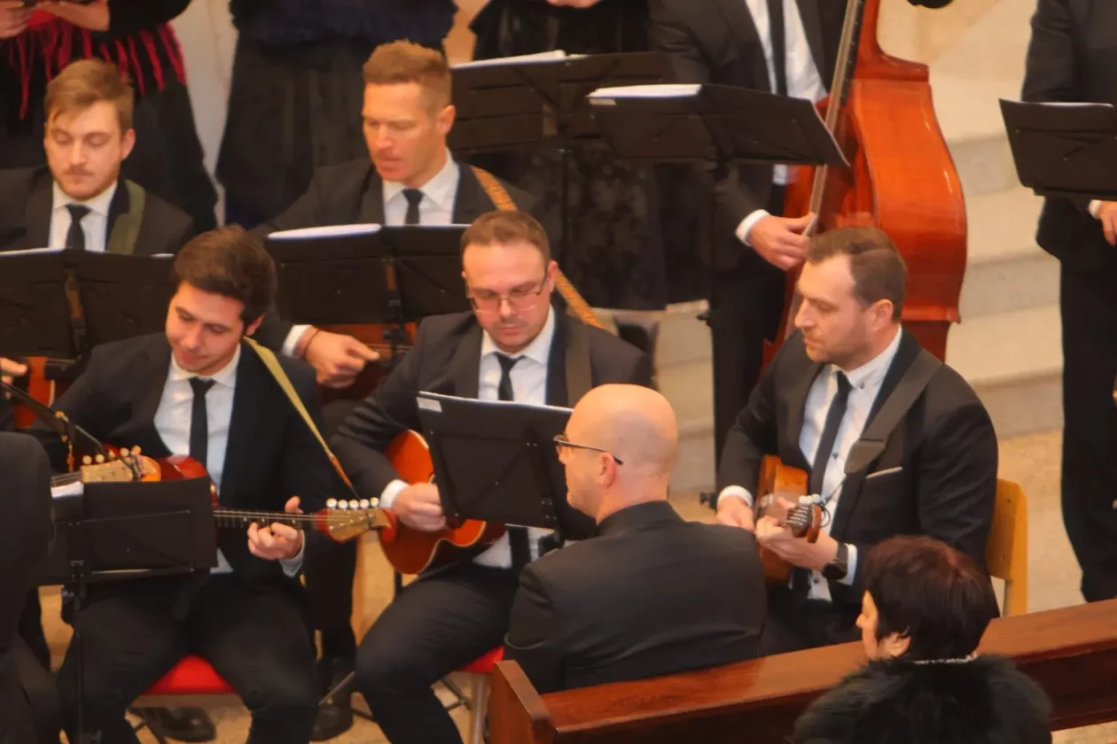 Župna crkva sv. Antuna Padovanskog glazbena večer (12)