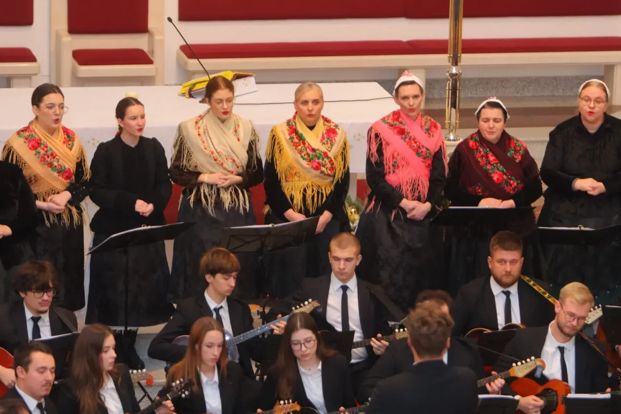 Župna crkva sv. Antuna Padovanskog glazbena večer (16)