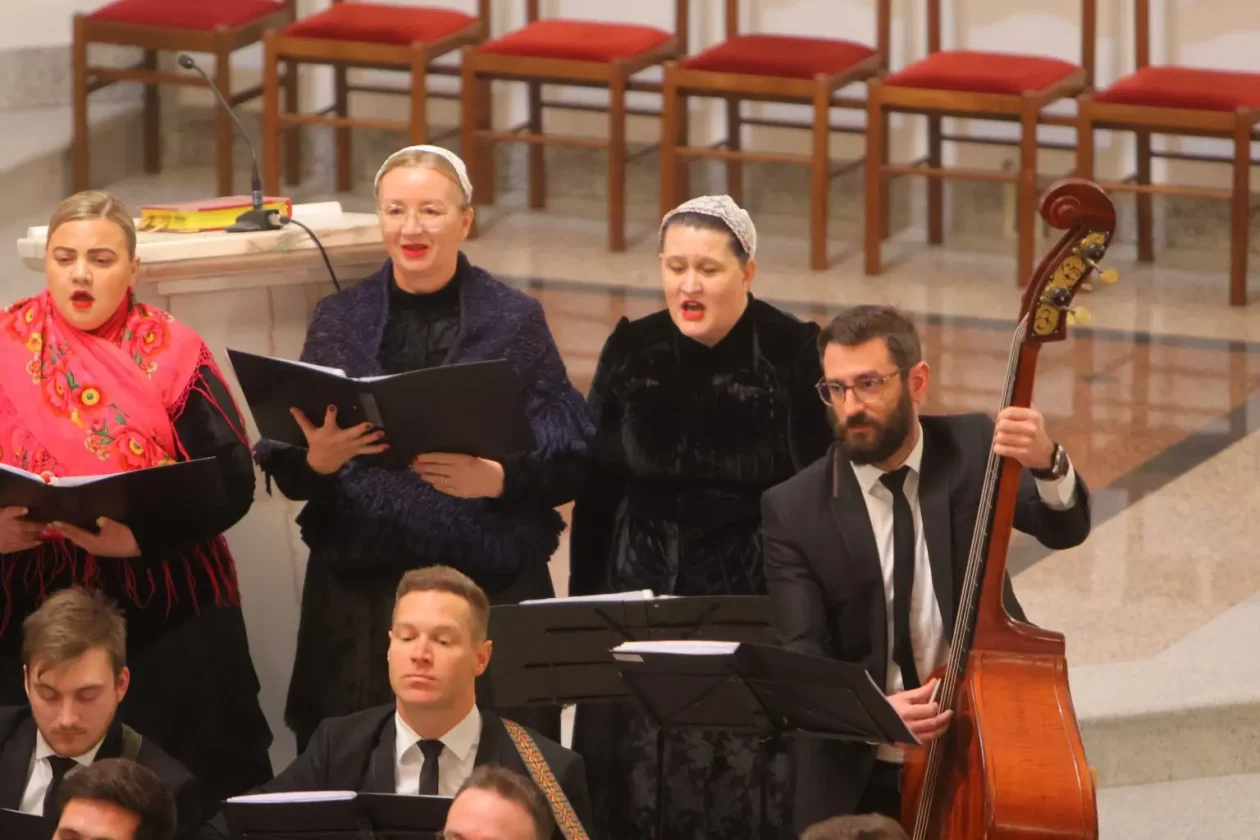 Župna crkva sv. Antuna Padovanskog glazbena večer (19)