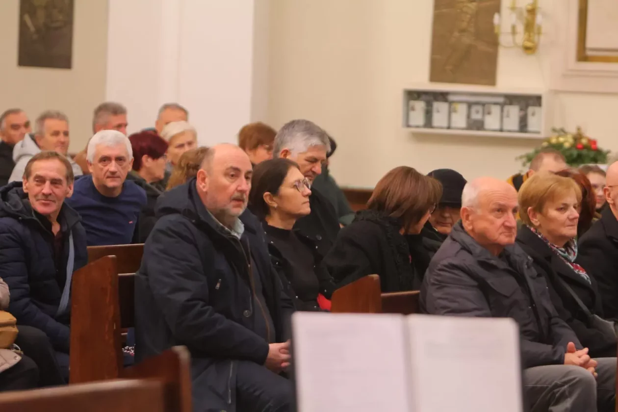 Župna crkva sv. Antuna Padovanskog glazbena večer (29)