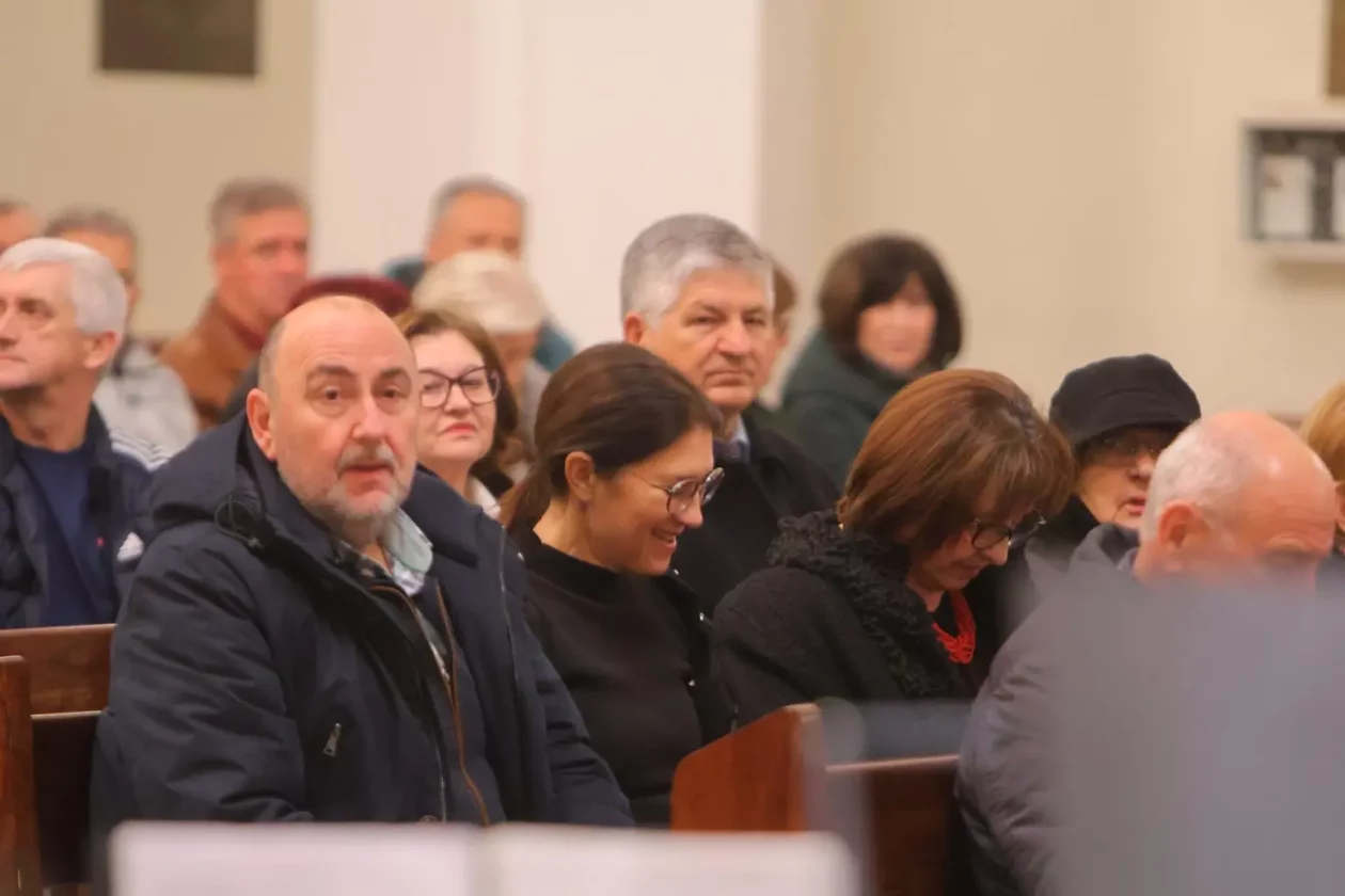 Župna crkva sv. Antuna Padovanskog glazbena večer (30)