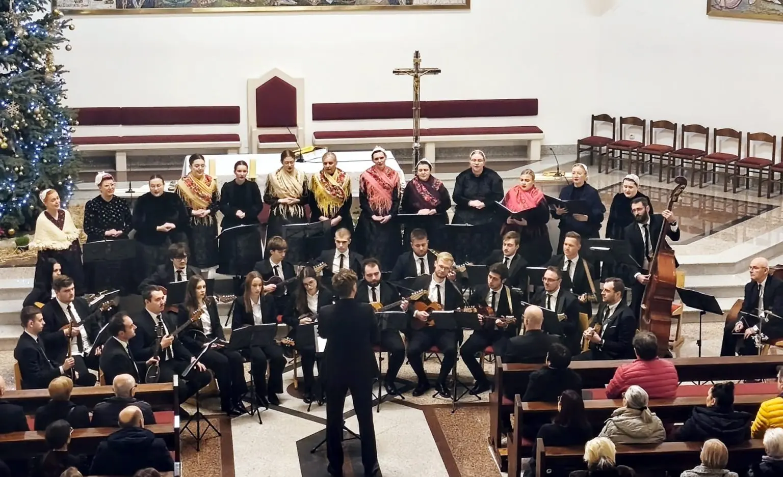 Župna crkva sv. Antuna Padovanskog glazbena večer (33)