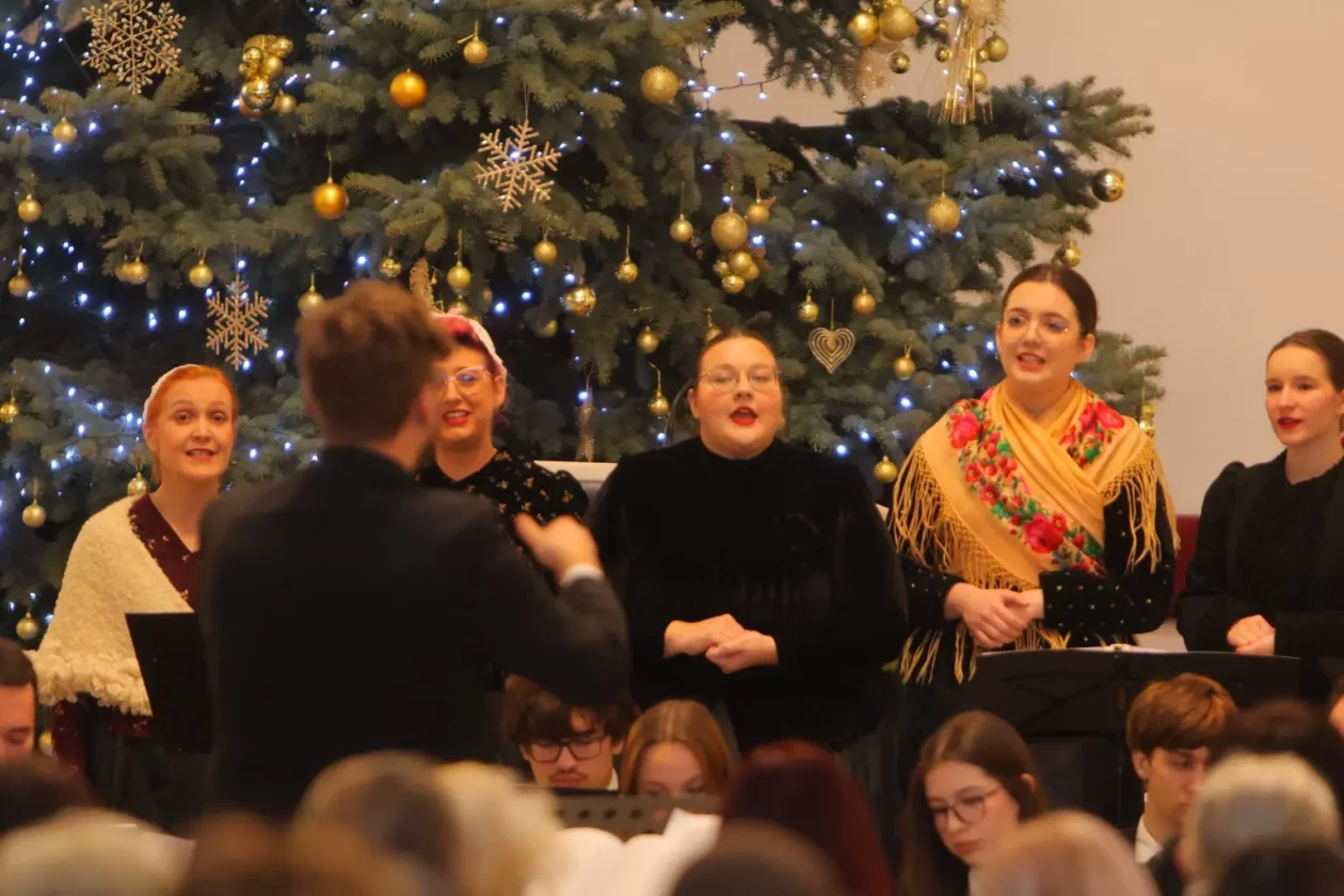 Župna crkva sv. Antuna Padovanskog glazbena večer (8)