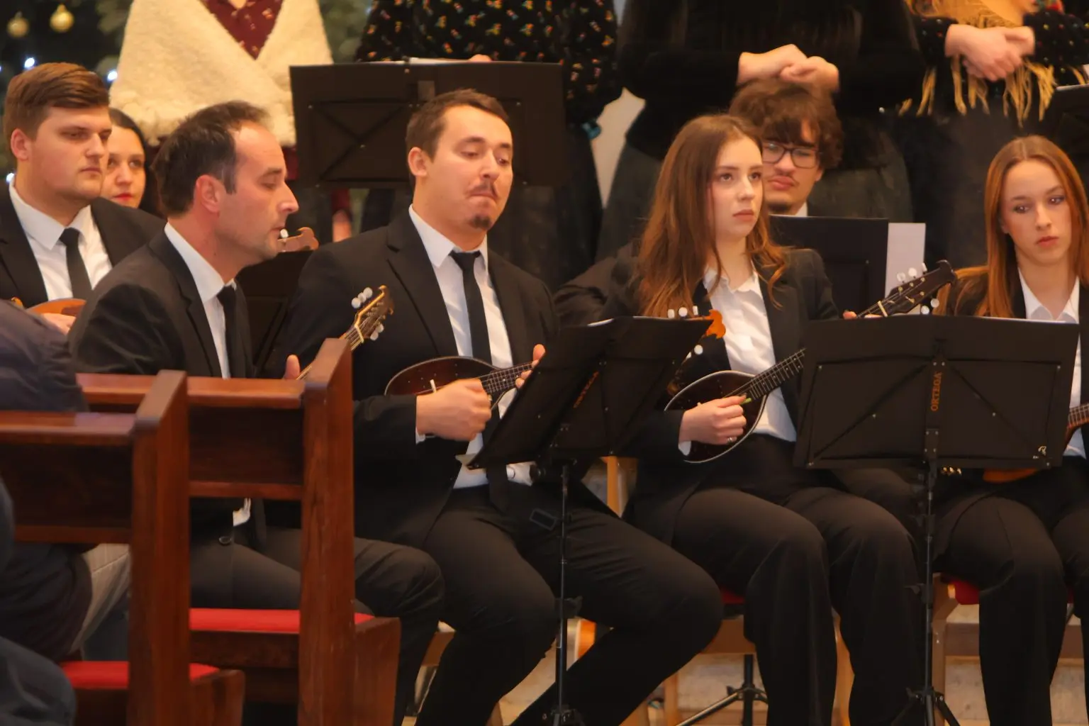 Župna crkva sv. Antuna Padovanskog glazbena večer (9)