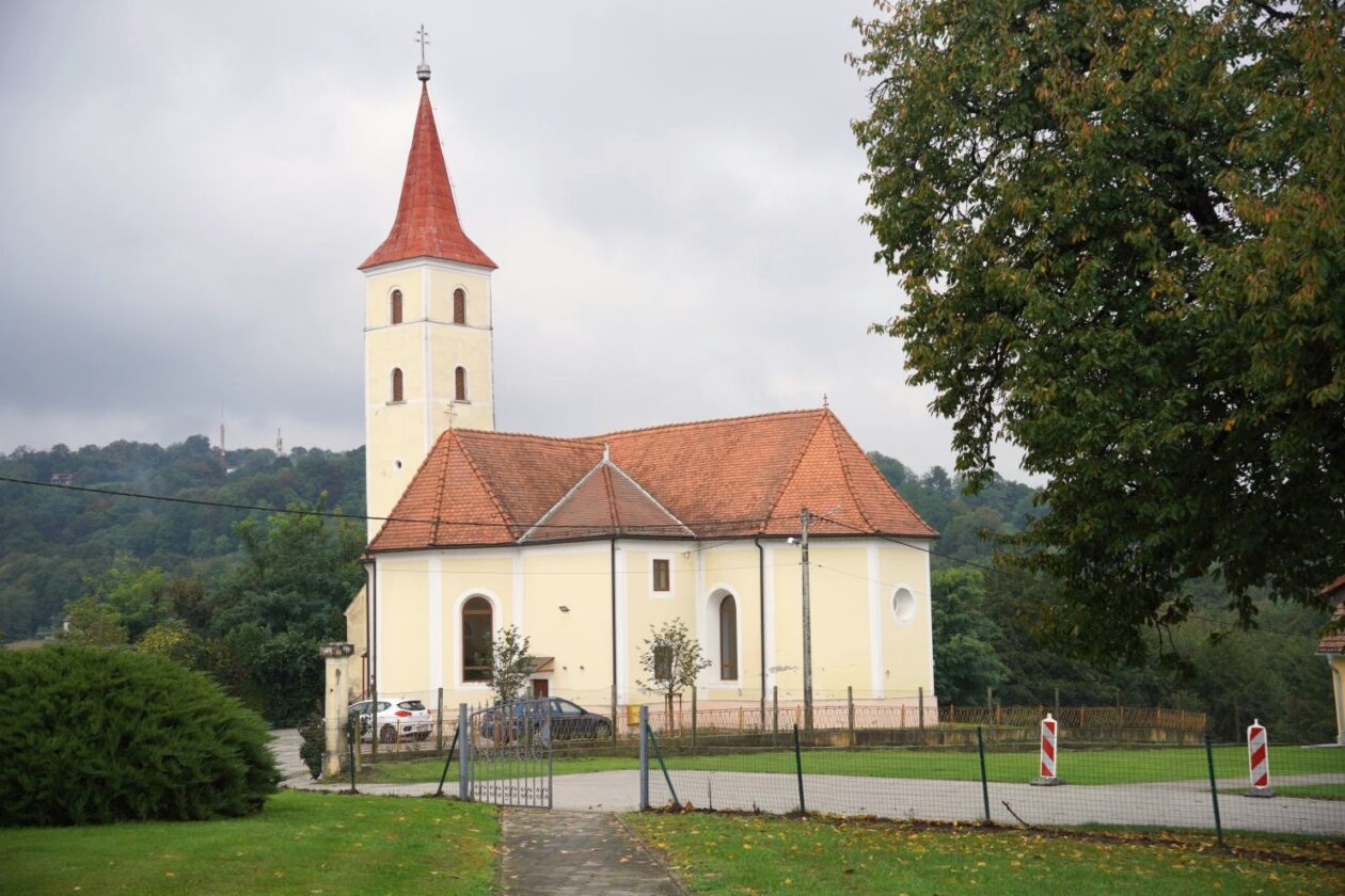 Župnik Mario Križanac (3)