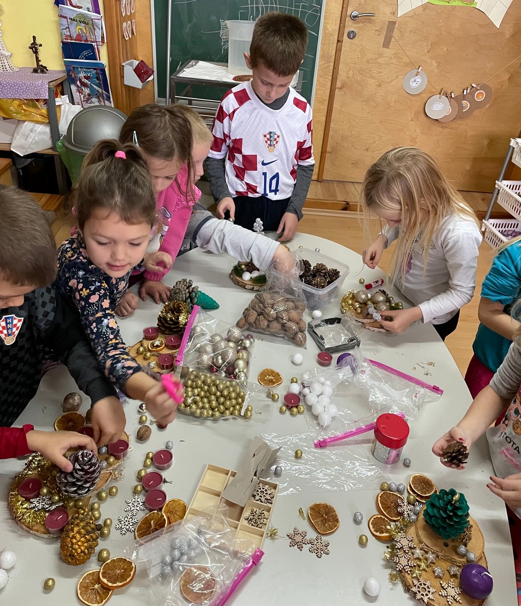 FOTO Kreativno blagdansko druženje djece i roditelja iz Dječjeg vrtića ‘Ribica’