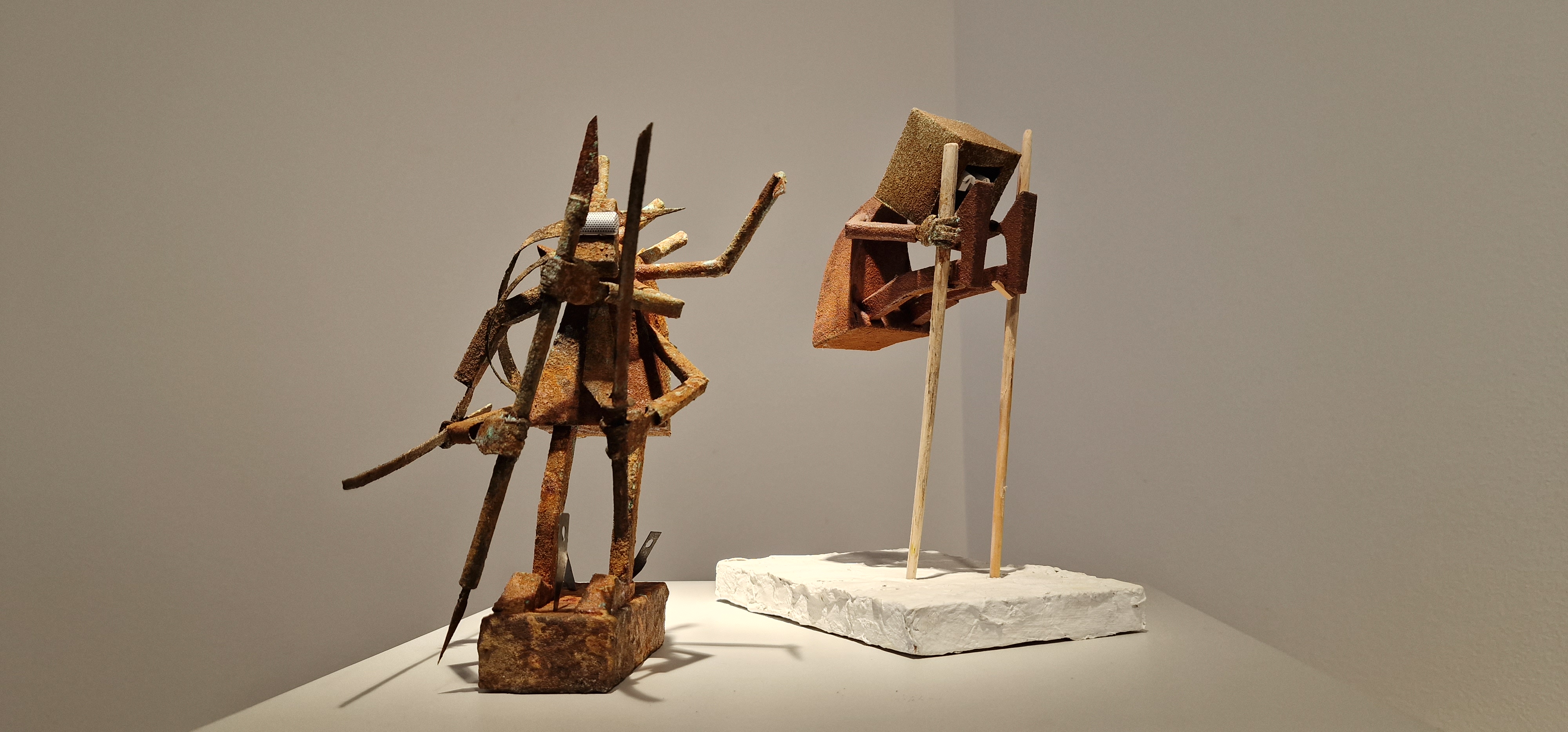 PRELOG Otvorena samostalna izložba ‘Papirnata energija’ akademskog umjetnika Marka Zubaka PRELOG Otvorena samostalna izložba ‘Papirnata energija’ akademskog umjetnika Marka Zubaka