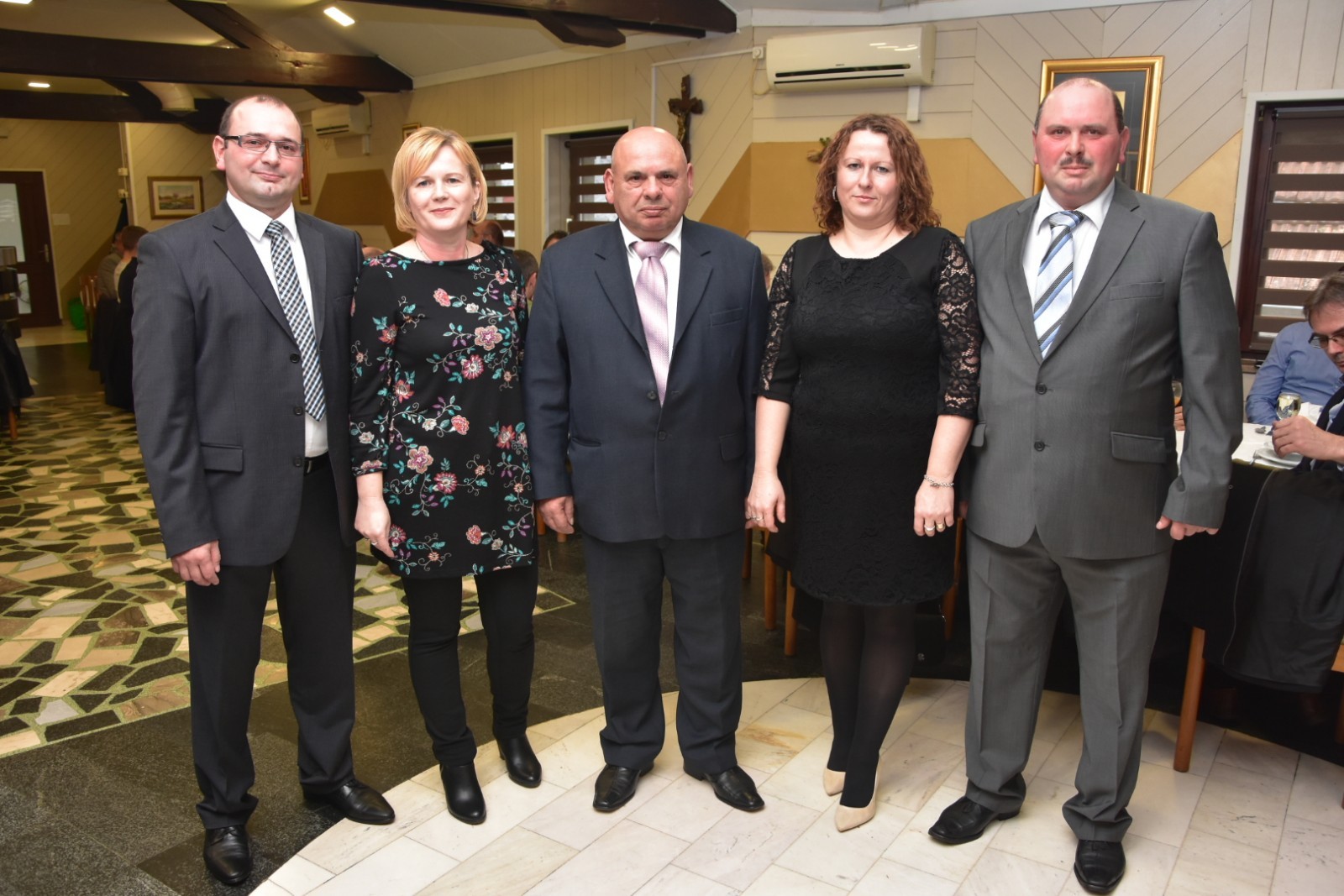 ANDRIJA TOMAŠEK ‘Sinovi nastavljaju moj posao i siguran sam da će uspješno trajati i slijedećih 25 godina’ ANDRIJA TOMAŠEK ‘Sinovi nastavljaju moj posao i siguran sam da će uspješno trajati i slijedećih 25 godina’