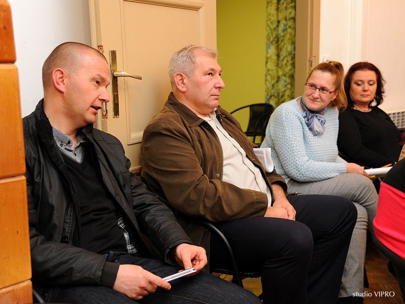 342814823dsc5590273170