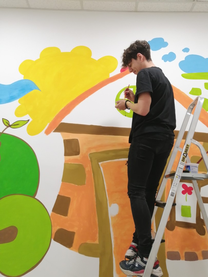 Pismoslikari Gospodarske škole Čakovec oslikavaju zidove Obiteljskog centra