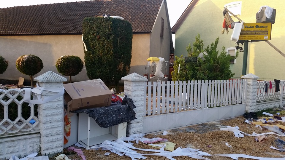 1241773399518129051874479268572