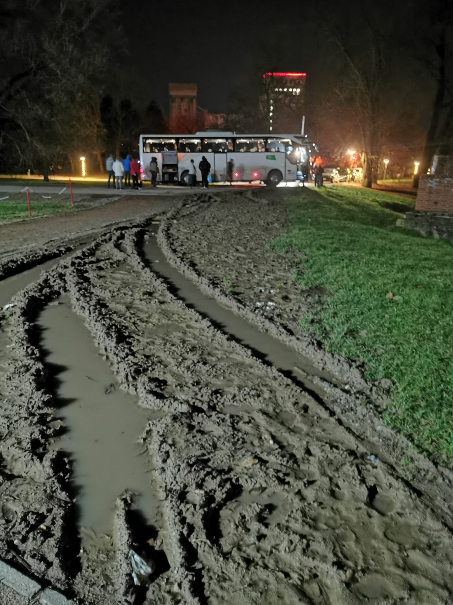 Slovenski autobus zaglavio u Čkaovcu