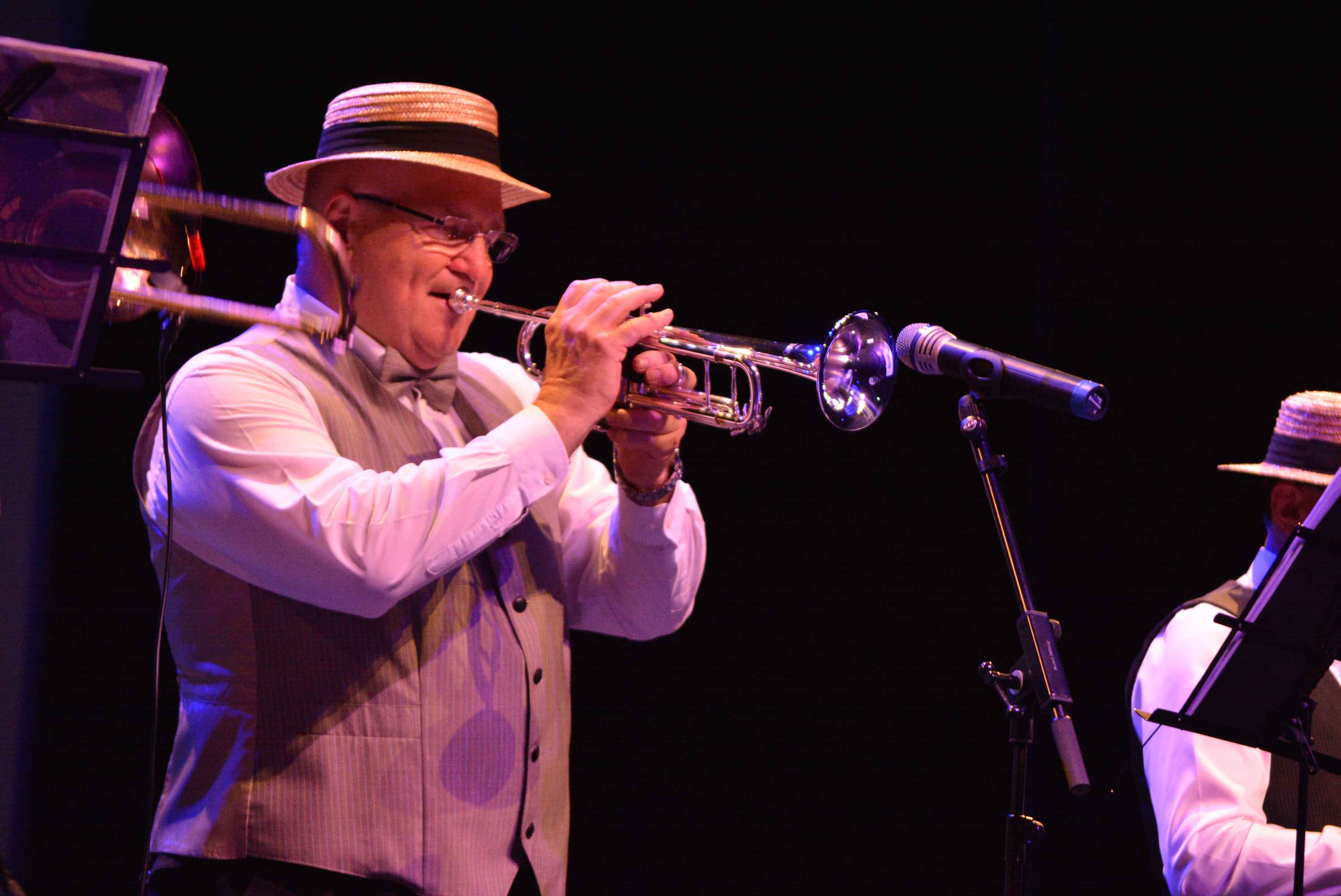 FOTO I VIDEO Dixieland band proslavio velikih 25 godina u glamuroznom stilu, publika ostala očarana