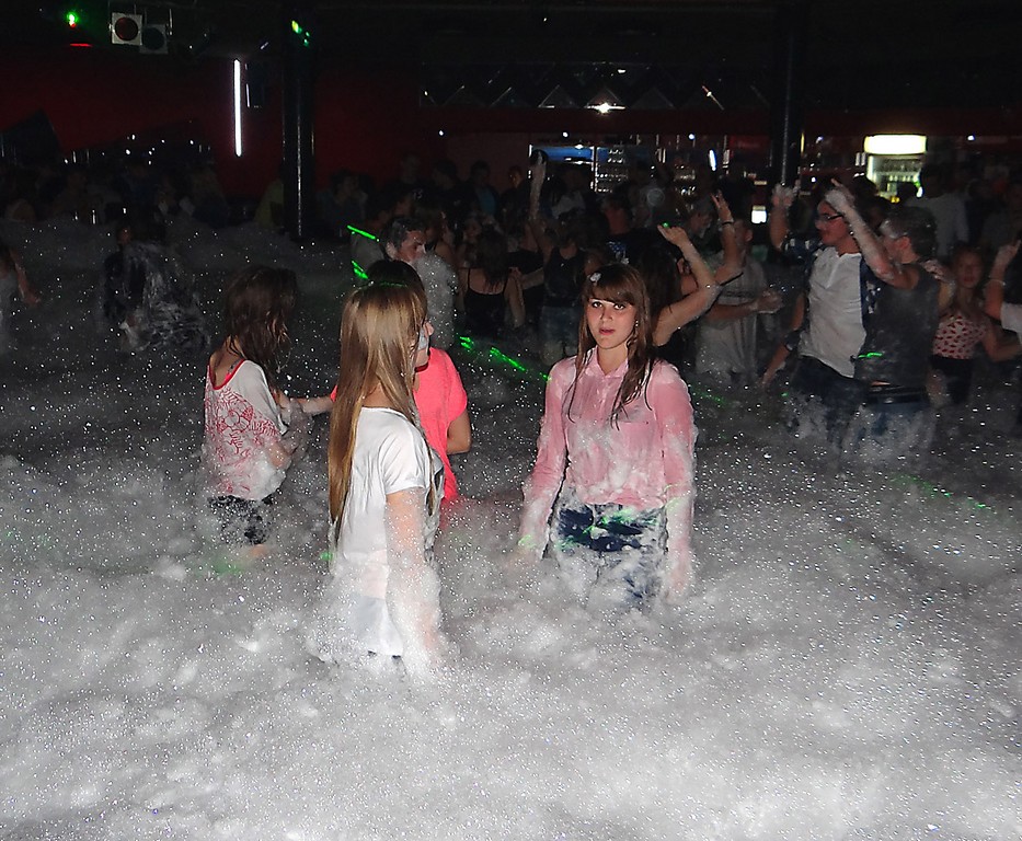 slika0050918267 Pjena party u Šampionu (Subota, 16.8.2014.)
