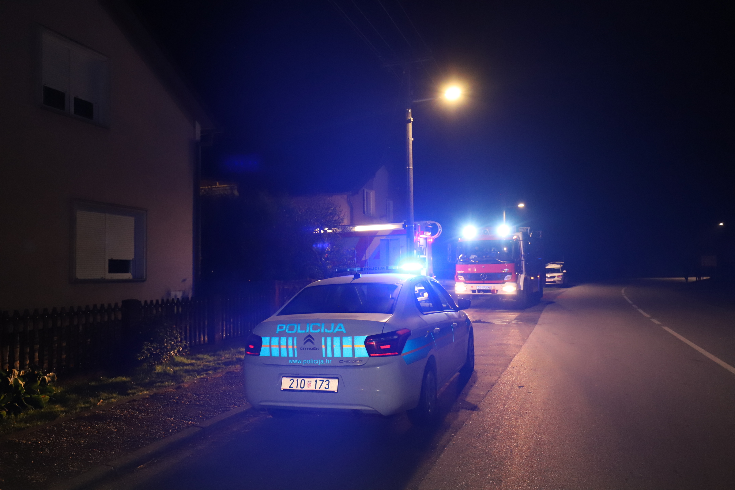 Požar staračkog doma u Otoku: Vatrogasci evakuirali 17 štićenika!