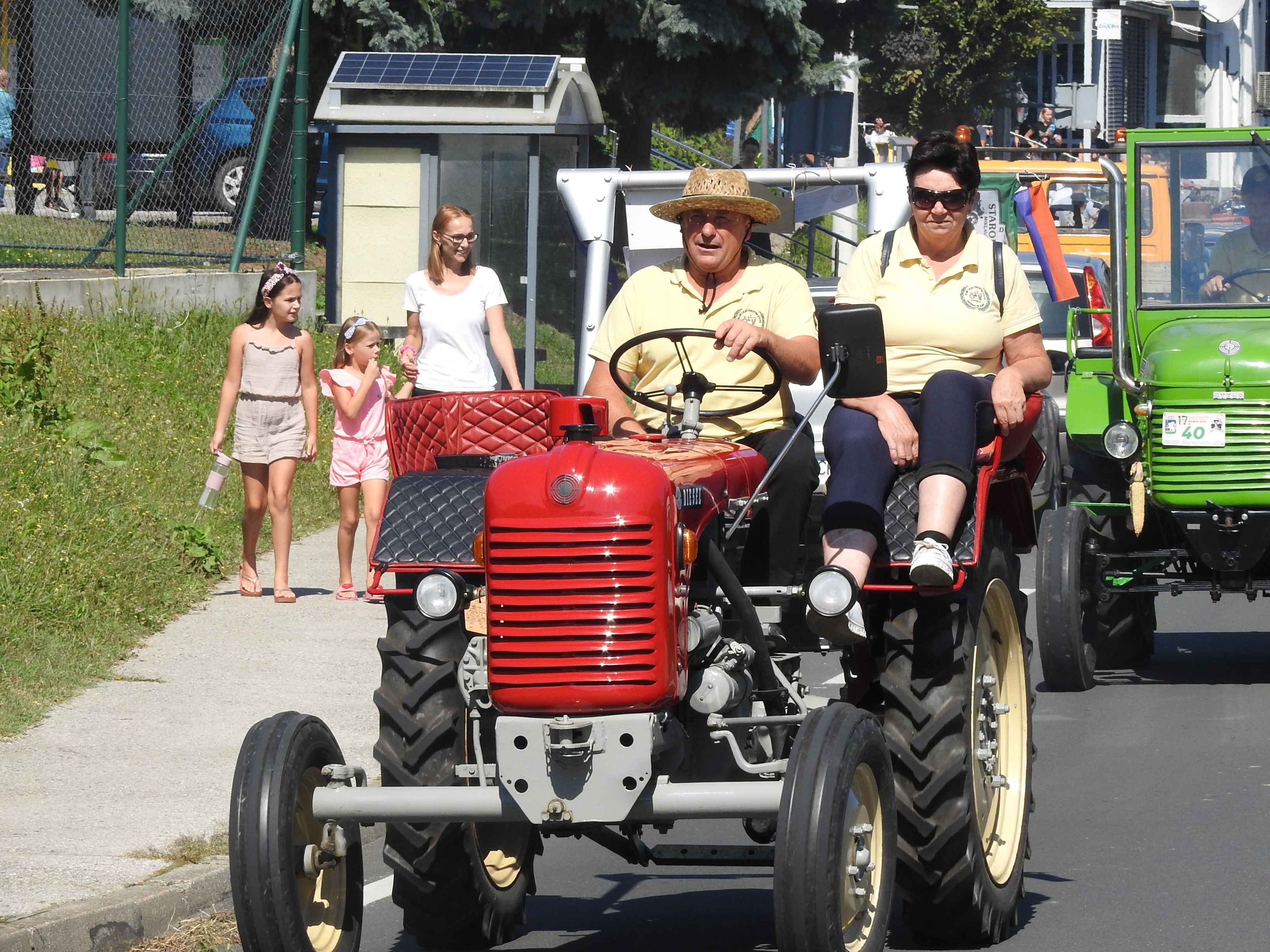 SELNICA Pogledajte kako je bilo na 17. susretu starih traktora