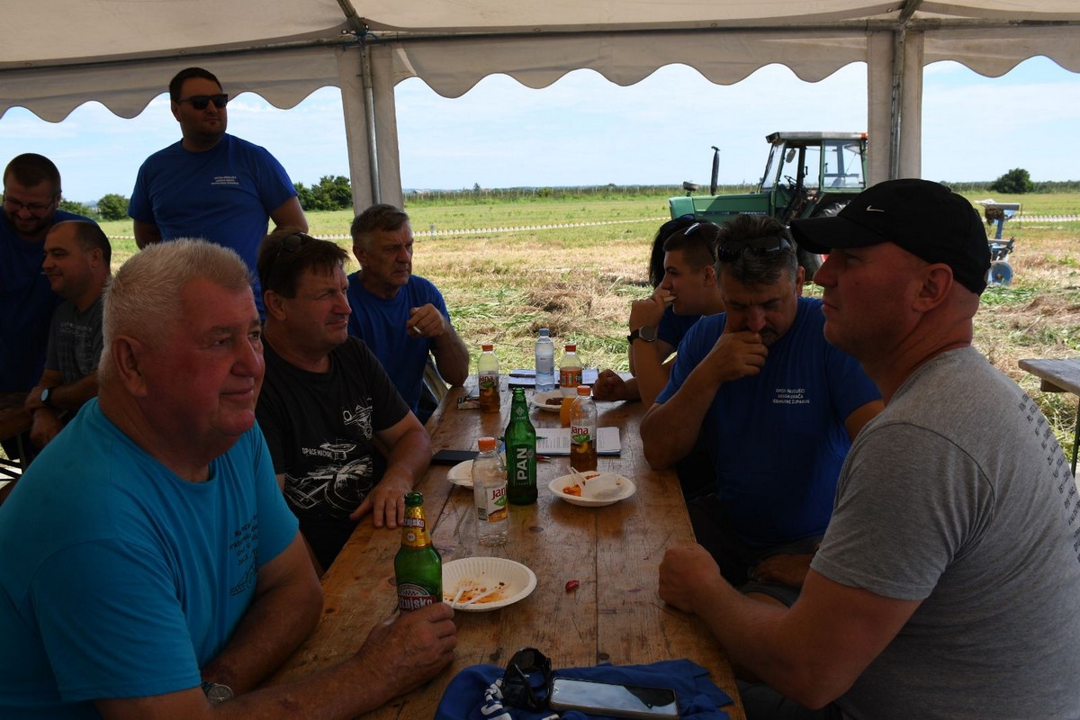 NATJECANJE ORAČA Započelo Županijsko natjecanje u oranju