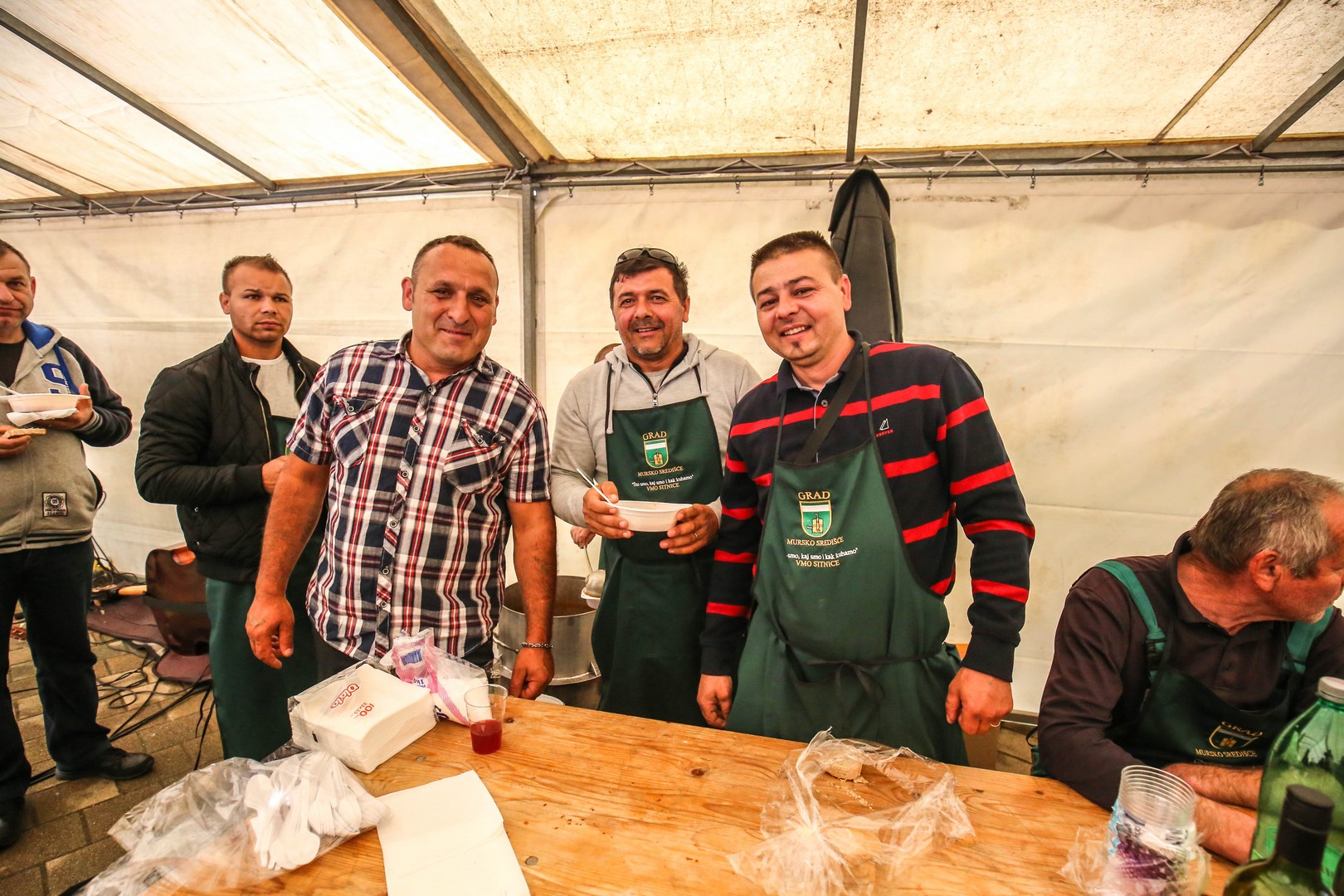 Murskim Središćem jutros se širio miris gulaša i cvijeća