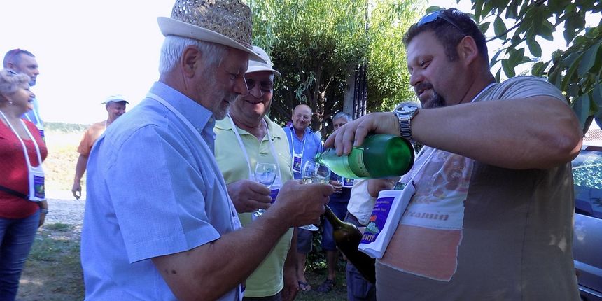 Pohod po vinogradima i kletima u Donjem Koncovčaku: Pila su se dobra vina, a nova berba je pred vratima Pohod po vinogradima i kletima u Donjem Koncovčaku: Pila su se dobra vina, a nova berba je pred vratima