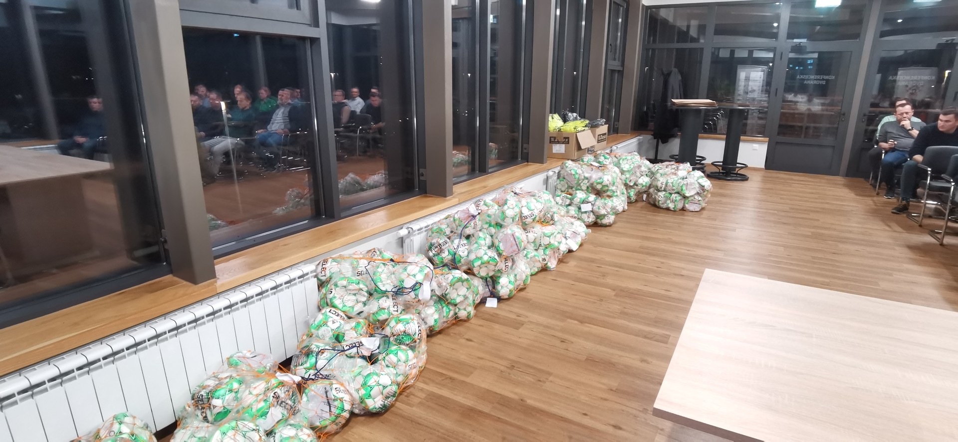 Međimurski nogometni savez školama nogometa podijelio 350 lopti i 400 markera