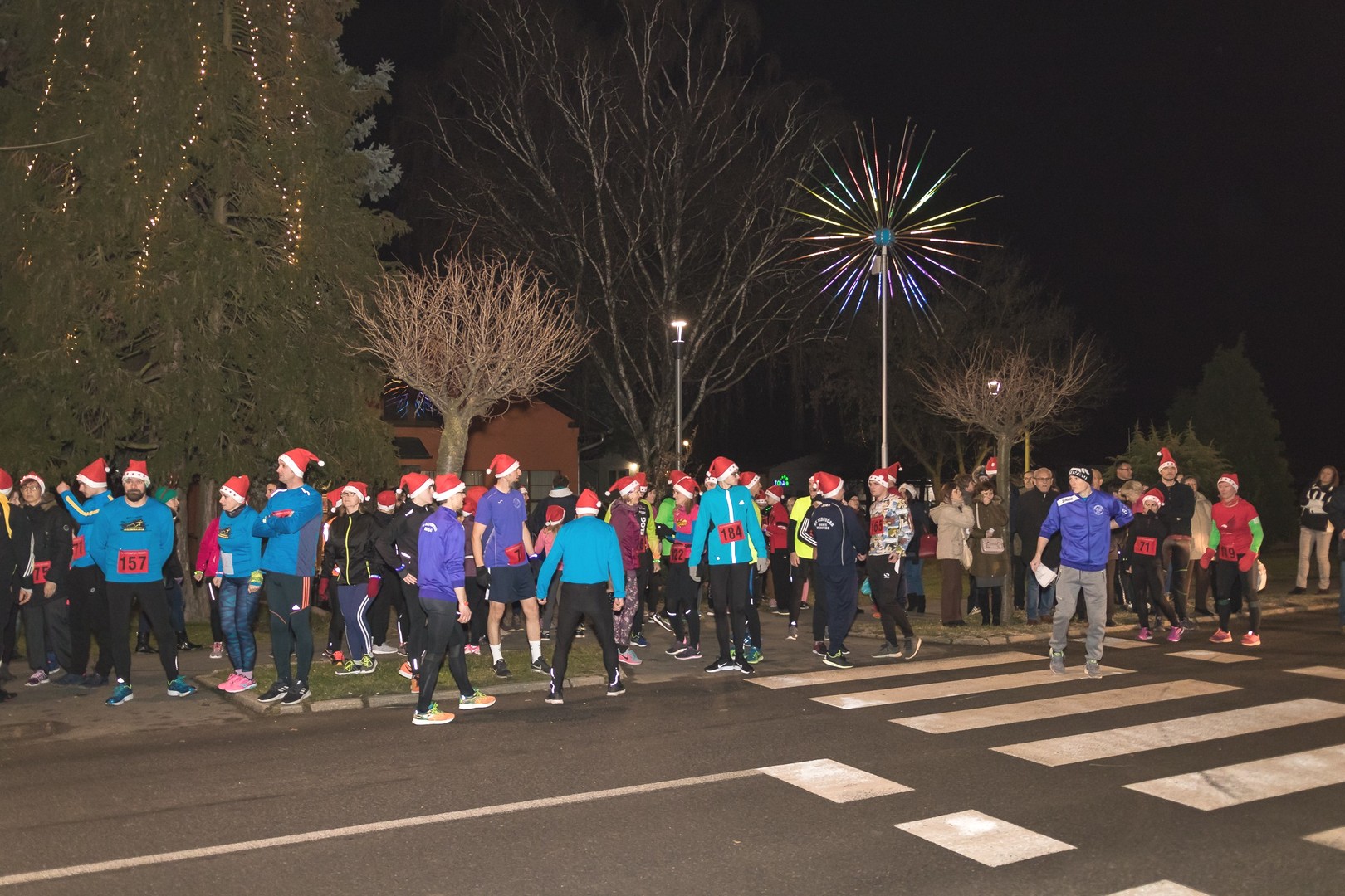 Sajam i božićna utrka privukli mnoštvo u centar Kotoribe