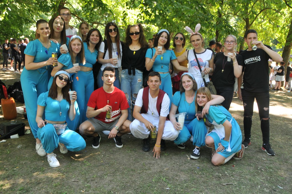 Maturanti se zabavljaju u čakovečkom parku